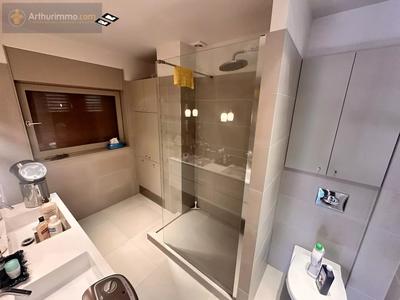 Maison - 300 m² - 8 pièces