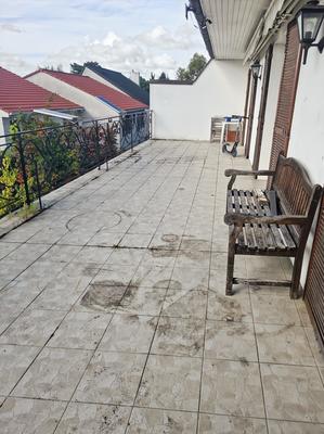 Maison - 240 m² - 7 pièces