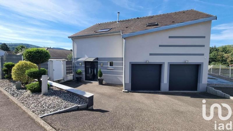 Maison - 238 m² - 6 pièces