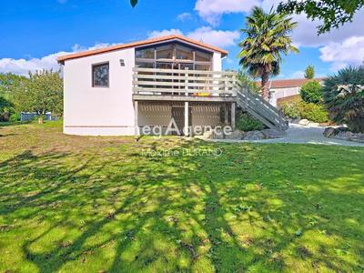 Maison - 166 m² - 8 pièces