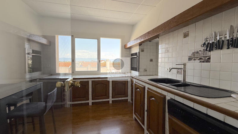 Appartement - 137 m² - 6 pièces