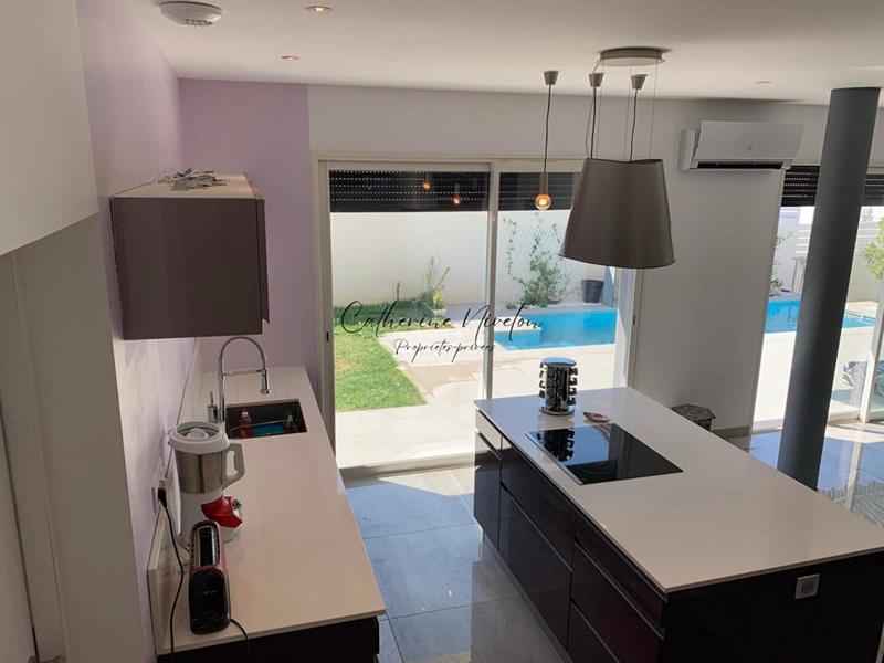 Villa - 200 m² - 7 pièces