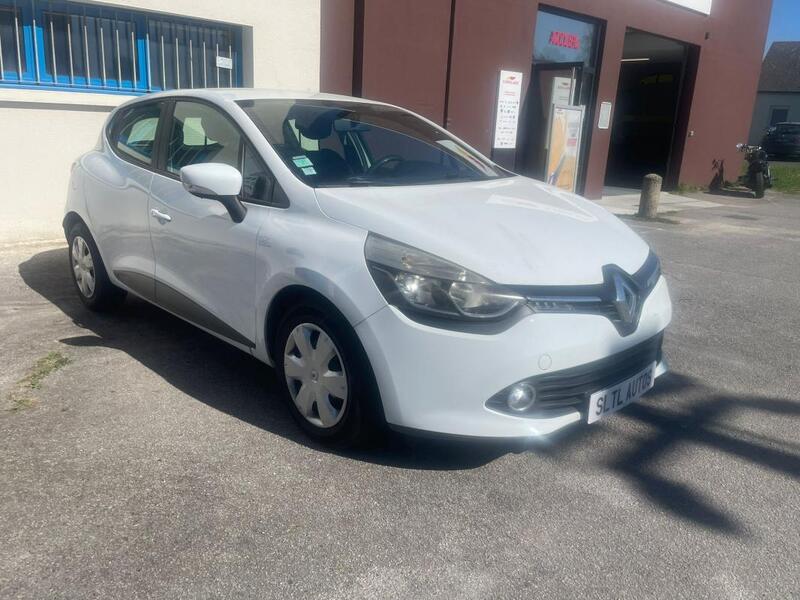 Renault Clio 4 1.5 dCi 90ch 2015 – Prix Ht / Tva récupérable Garantie 6 mois Reprise