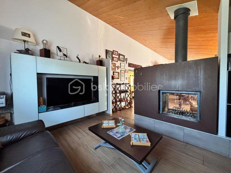 Maison traditionnelle - 200 m² - 7 pièces