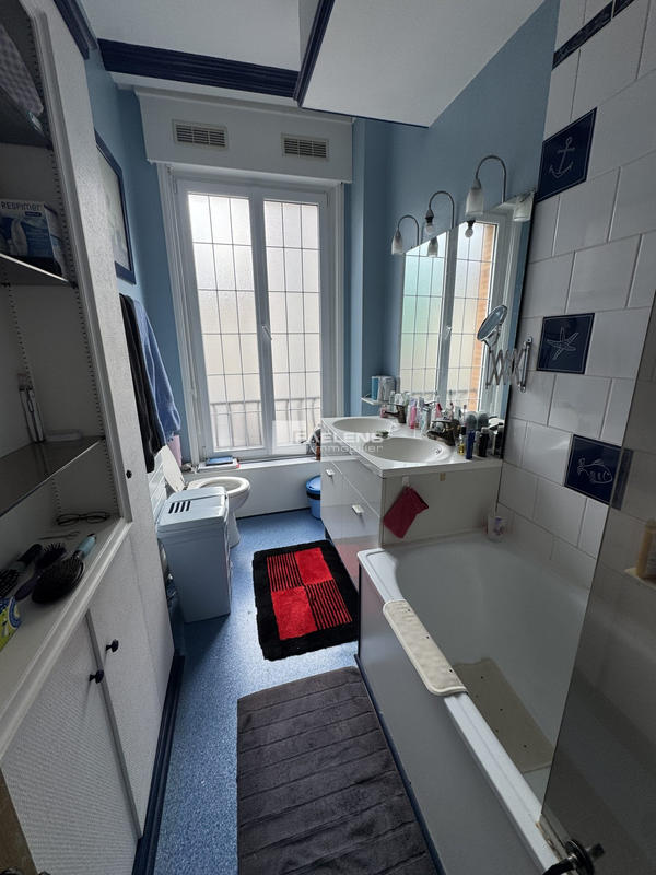 Maison - 229 m² - 6 pièces