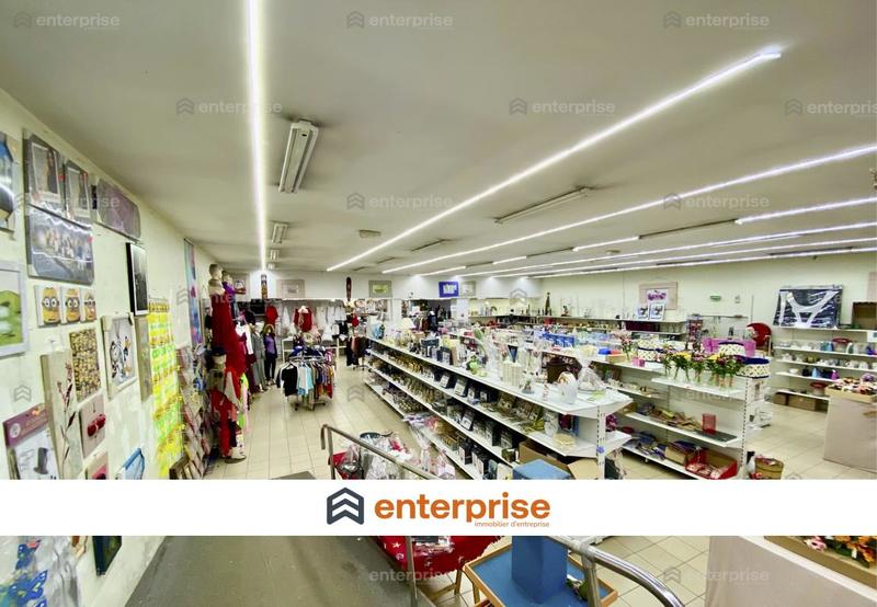 Local commercial - 1 000 m²