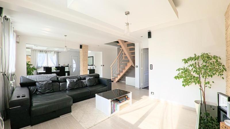 Maison - 191 m² - 6 pièces