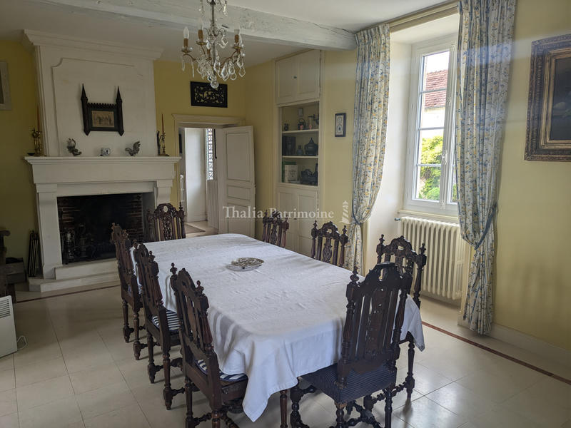 Maison - 278 m² - 12 pièces