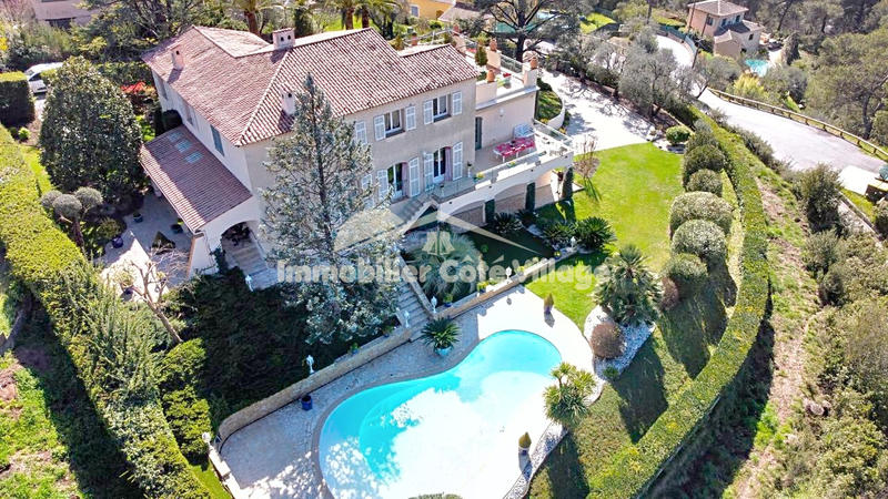 Villa - 276 m² - 8 pièces
