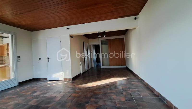 Maison - 230 m² - 10 pièces