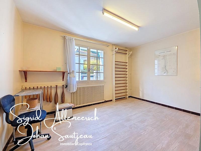 Maison - 200 m² - 9 pièces