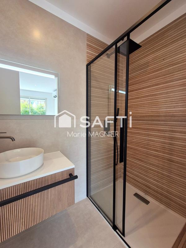 Maison - 266 m² - 7 pièces