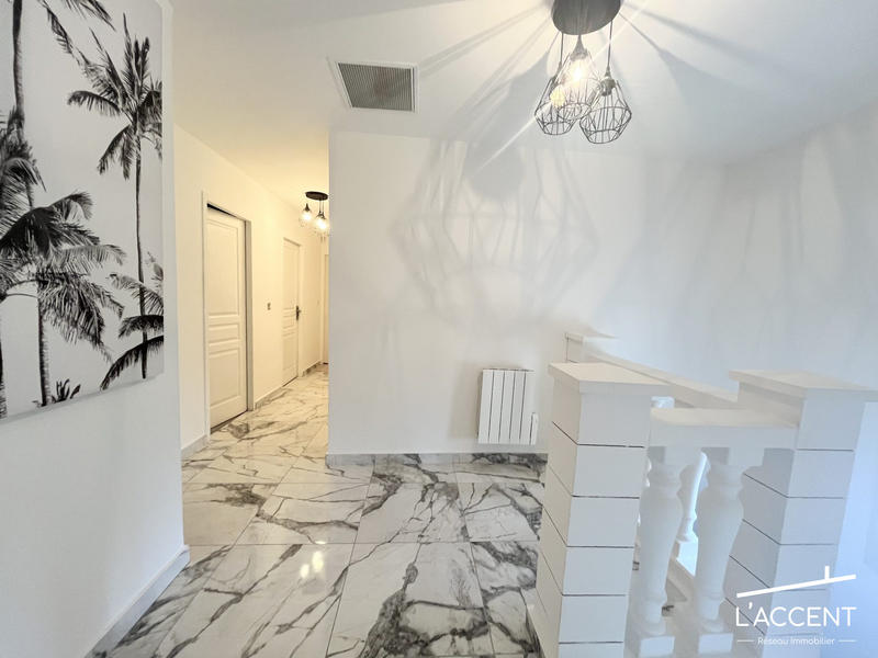 Maison - 183 m² - 6 pièces