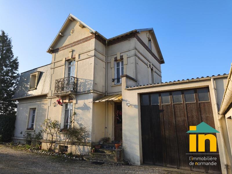 Maison - 180 m² - 9 pièces