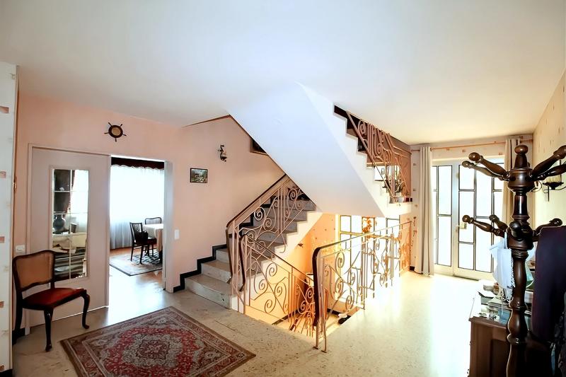 Maison - 178 m² - 6 pièces