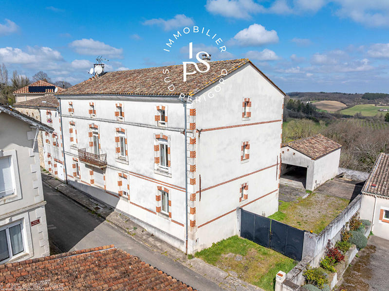 Maison de village - 257 m² - 7 pièces