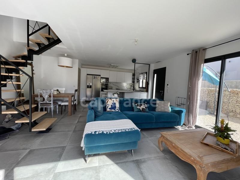 Maison - 165 m² - 6 pièces