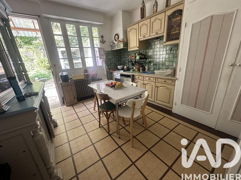 Maison - 150 m² - 8 pièces