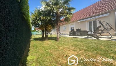 Maison - 95 m² - 5 pièces