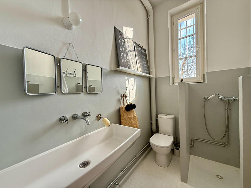 Maison - 292 m² - 10 pièces