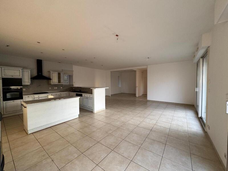 Maison - 217 m² - 6 pièces