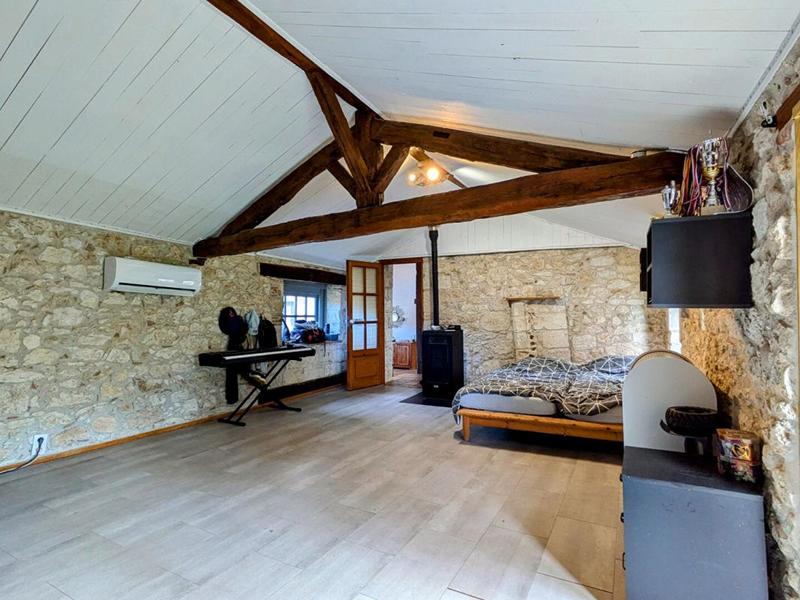 Maison - 224 m² - 7 pièces