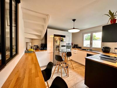 Maison - 121 m² - 6 pièces