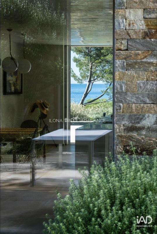 Maison - 300 m² - 5 pièces