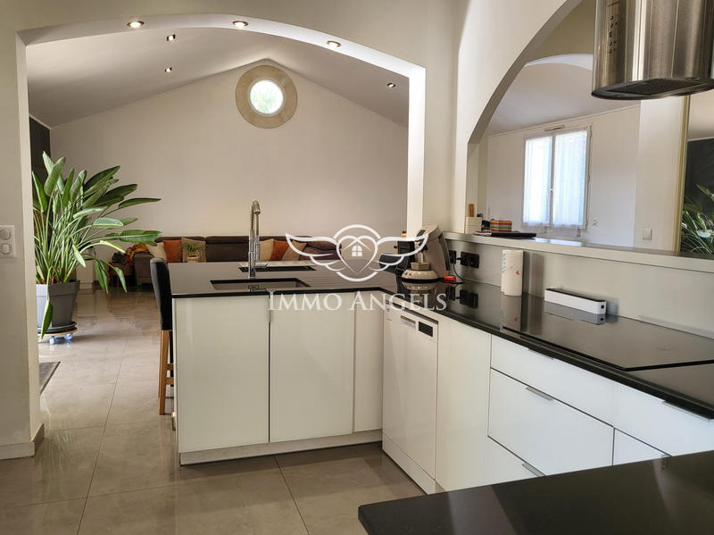 Maison - 192 m² - 8 pièces