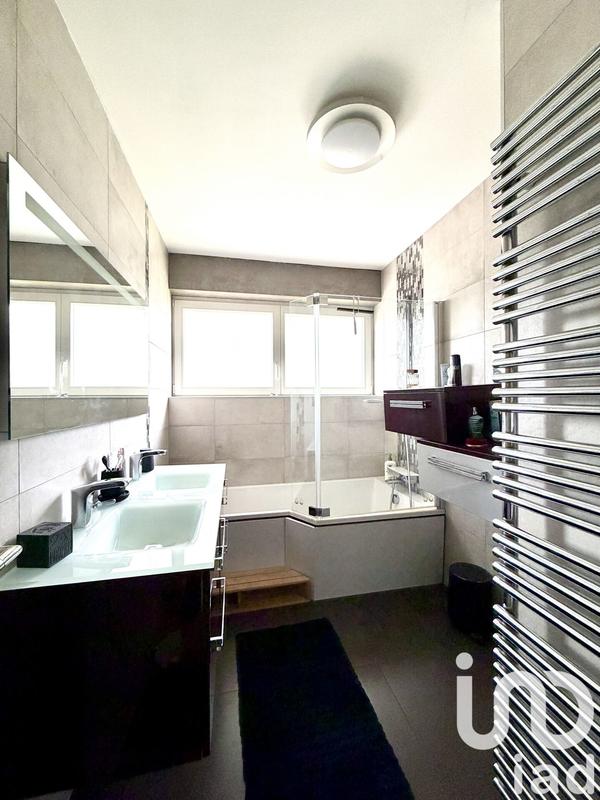 Maison - 252 m² - 8 pièces