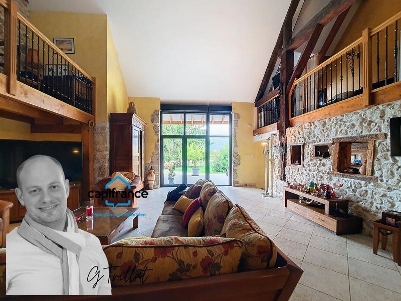 Maison - 330 m² - 7 pièces