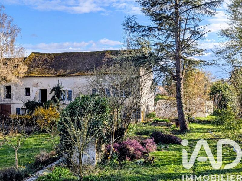 Maison - 570 m² - 8 pièces