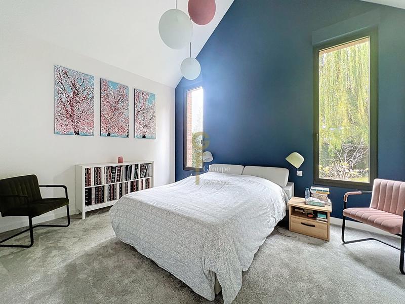 Maison - 245 m² - 9 pièces