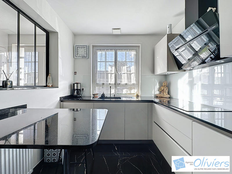 Maison - 91 m² - 5 pièces