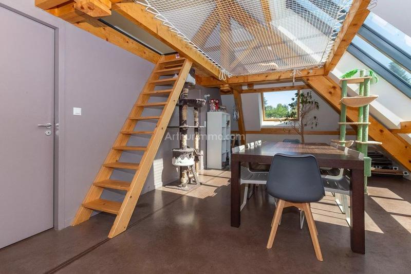 Maison - 275 m² - 12 pièces