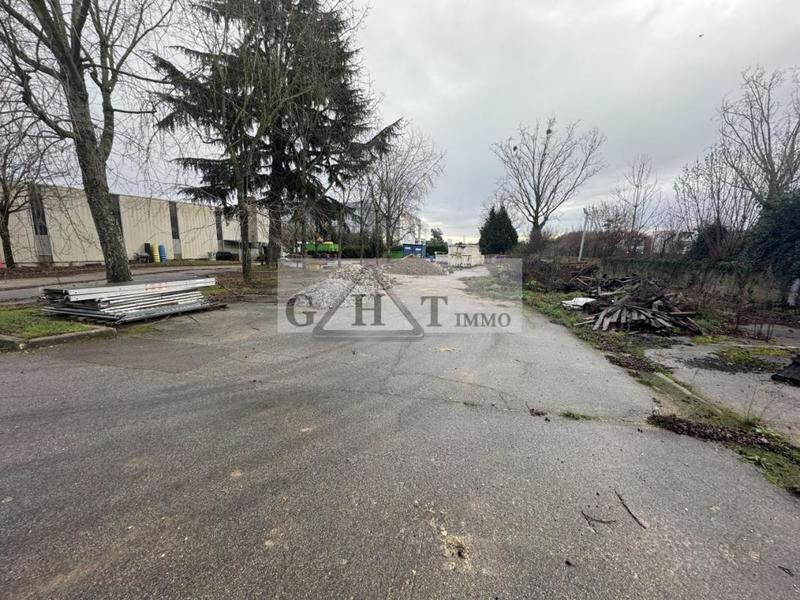 Entrepôt - 3 100 m²