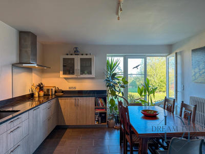 Maison - 273 m² - 9 pièces