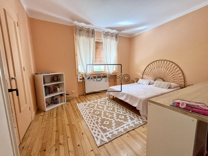 Maison - 257 m² - 8 pièces