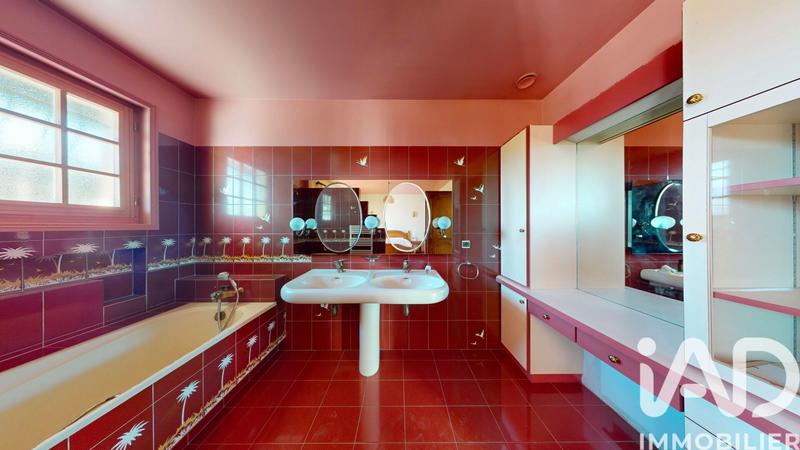 Maison - 245 m² - 8 pièces