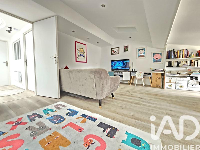 Maison - 220 m² - 8 pièces