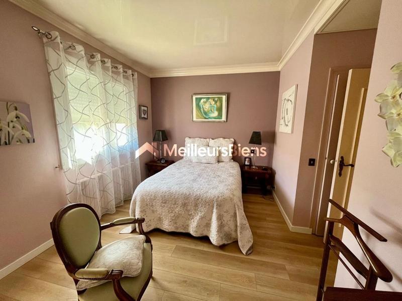 Propriété - 182 m² - 8 pièces