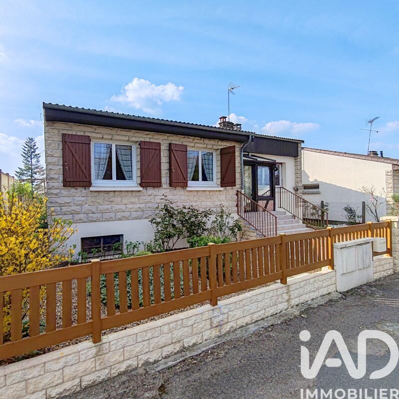 Maison - 90 m² - 4 pièces