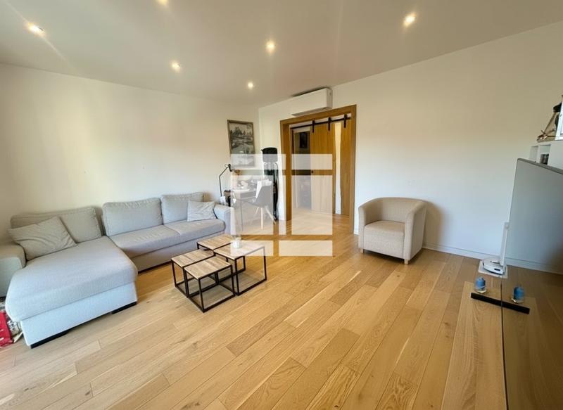 Appartement - 82 m² - 3 pièces