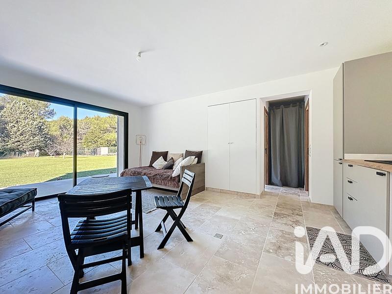 Maison - 230 m² - 8 pièces