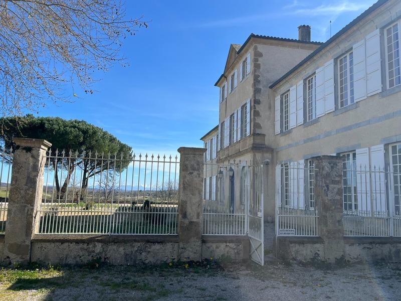 Château - 1 100 m² - 15 pièces