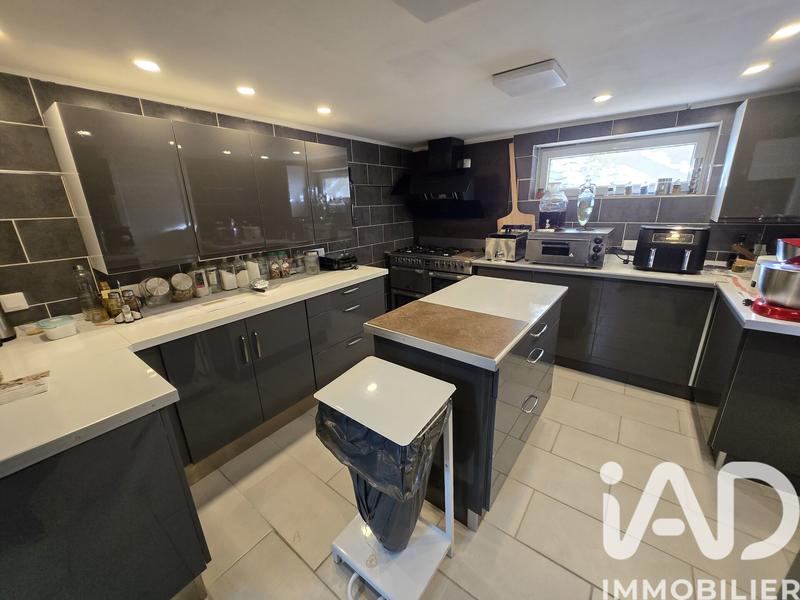 Maison - 318 m² - 10 pièces