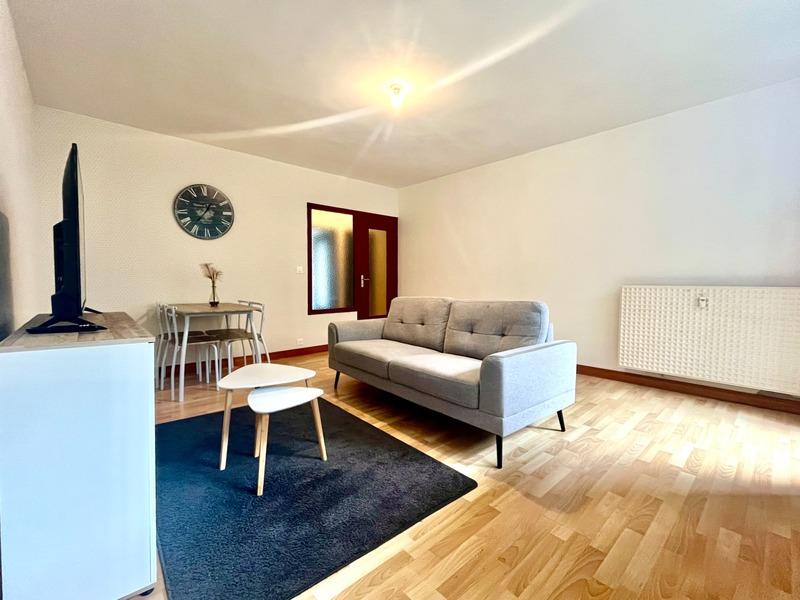 Appartement - 96 m² - 6 pièces