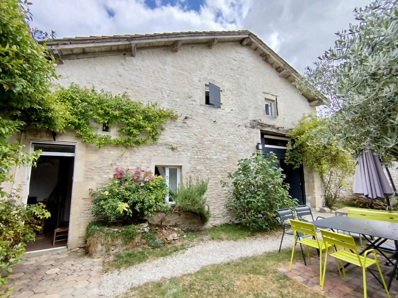 Maison - 284 m² - 10 pièces