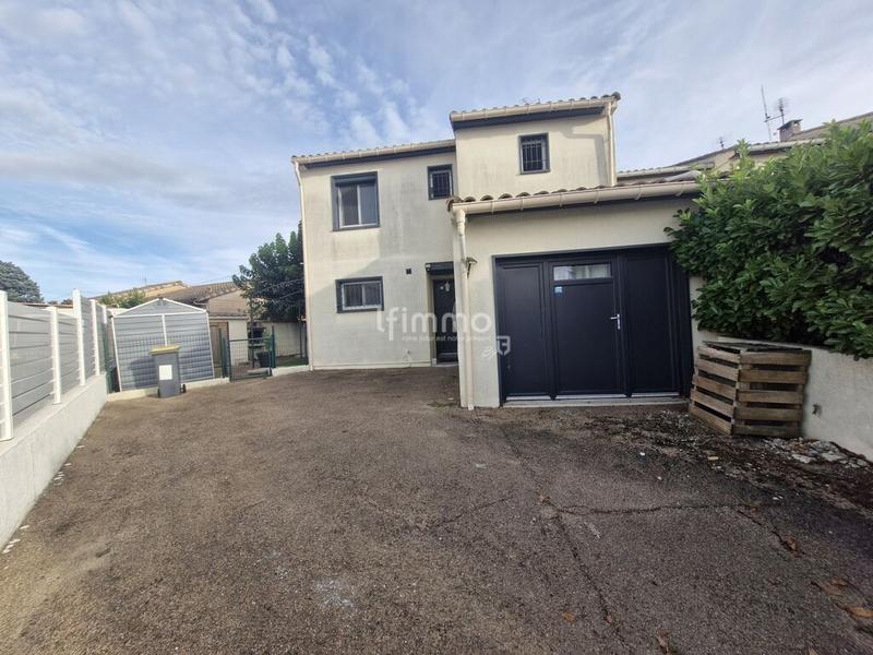 Maison - 95 m² - 5 pièces