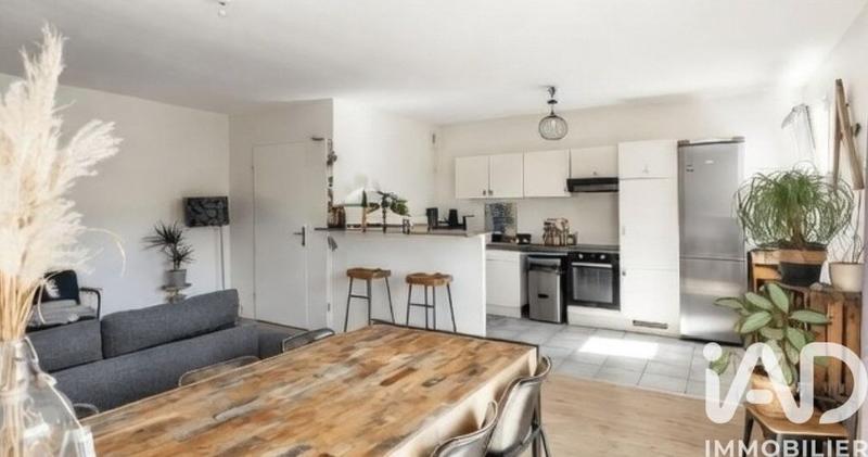 Appartement - 75 m² - 3 pièces